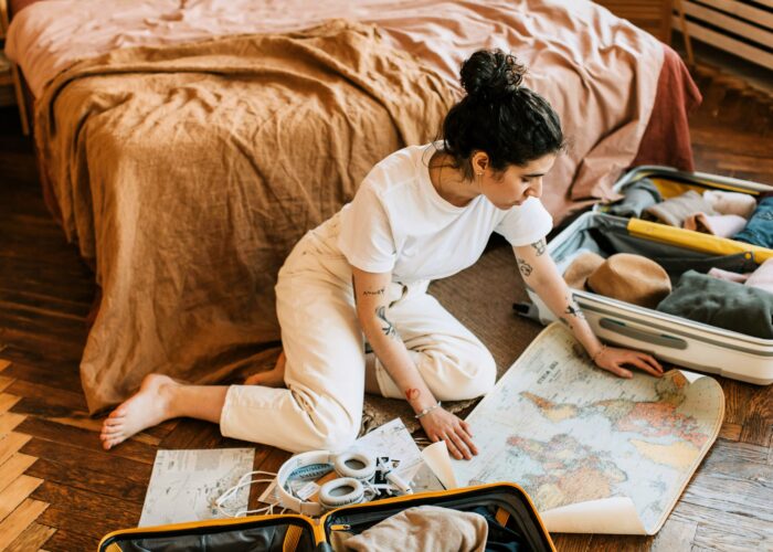 Traveler comparing 30-day and 60-day UAE visit visa options