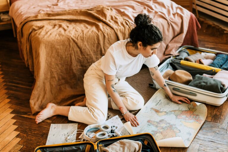 Traveler comparing 30-day and 60-day UAE visit visa options